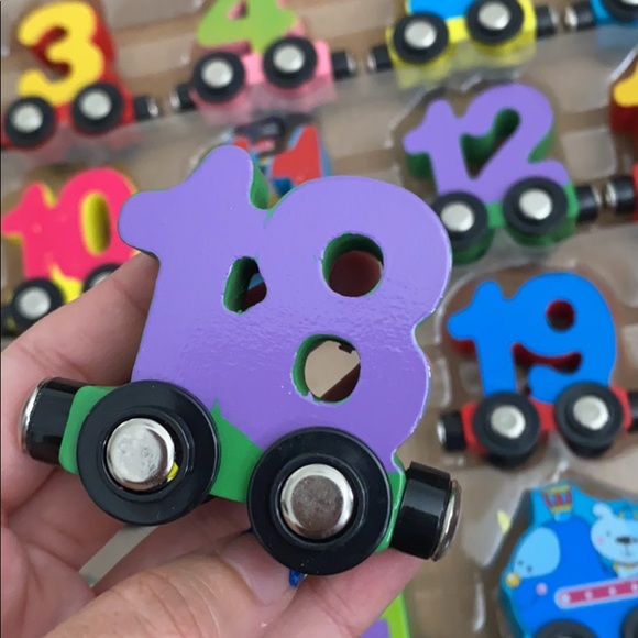 27 piece Wooden magnet numbers train set - Picture 4 of 7